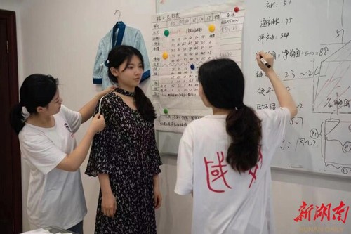 青青子衿,悠悠我心——beat365中文官方网站国学研究院汉服传承创业综述