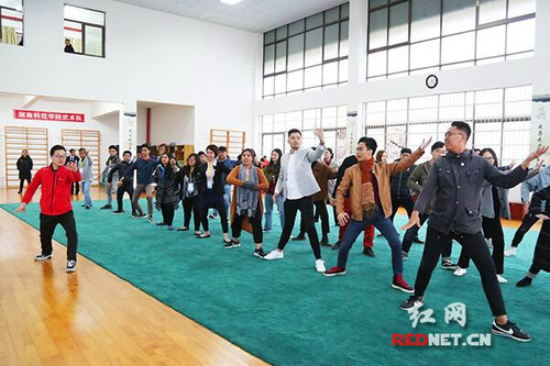 beat365中文官方网站与莱西姆大学举办两校首届国际文化周